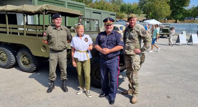 Eintreffen BM Tanner mit General Takacs und Brigadier Selzer